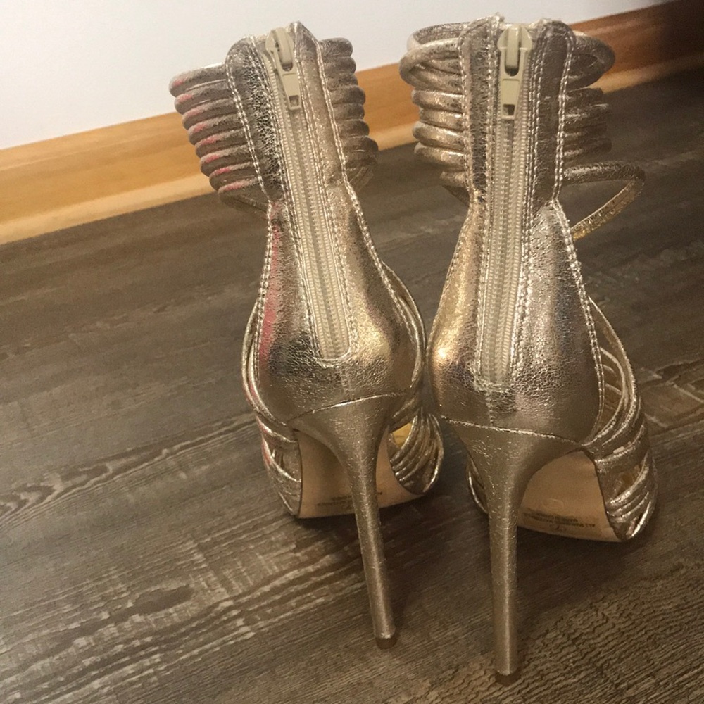 Heels - Picture 5 of 6